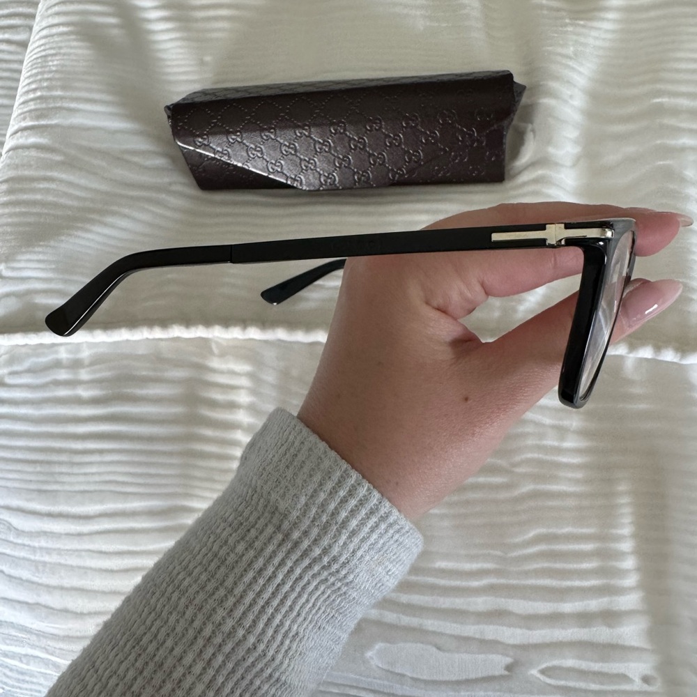 Gucci Black Eyewear with Brown Case - Picture 4 of 4